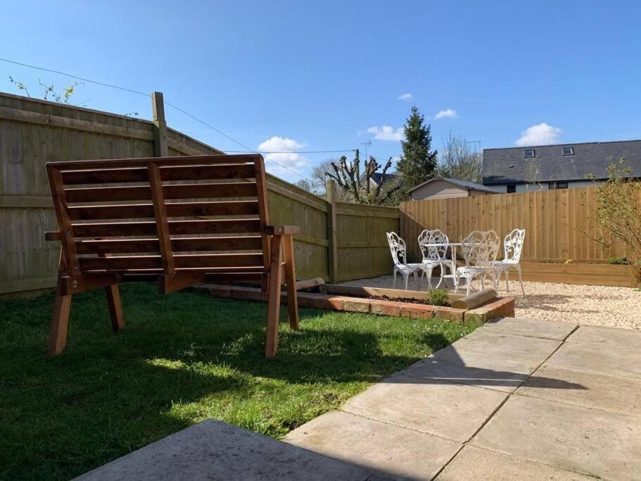 Ground Floor Garden Cottage, Near Stonehenge Shrewton Экстерьер фото