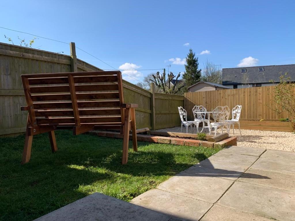 Ground Floor Garden Cottage, Near Stonehenge Shrewton Экстерьер фото